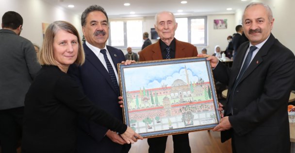 Kaymakam Güler ve Başkan Büyükgöz Gebze Huzur Evine Ziyaret