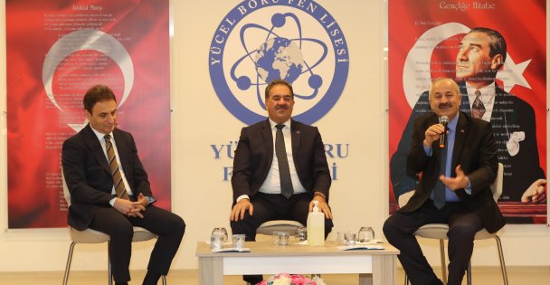 Kaymakam Güler ve Başkan Büyükgöz Yücel Boru Lisesi'nde Bayrak Töreninde