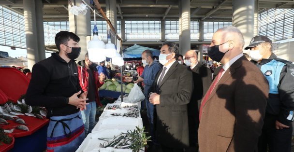 Kaymakam Güler ve Başkan Büyükgöz'den Pazar denetimi
