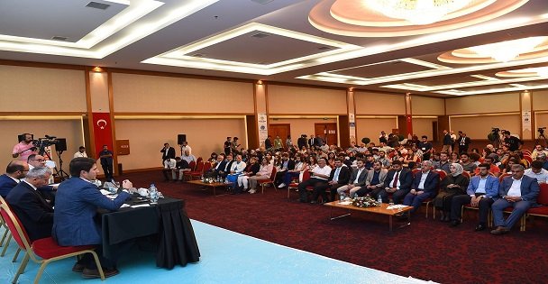 Kılavuz Gençlik Modeline  Gençlik Zirvesi'nde tam not
