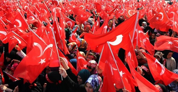 Kılıçdaroğlu ve Bahçeli anons edildiği sırada...