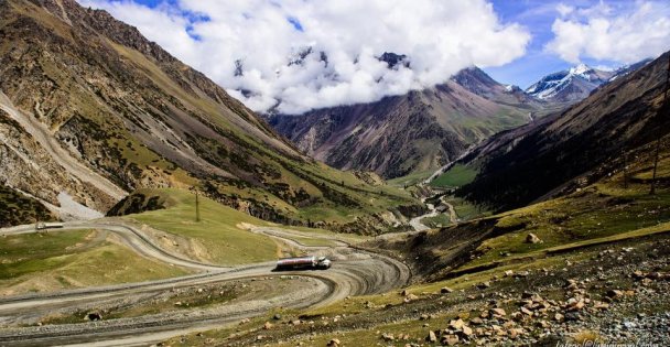 Kırgızistan Tanrı Dağlarında Devri Alem