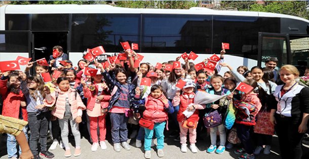 Kırgızistan'dan geldiler, kardeş oldular