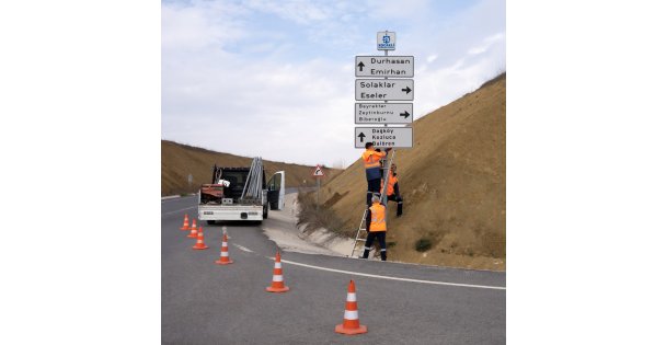 Kırsal Mahallelerin İşaret ve Yönlendirme Levhaları Yenileniyor