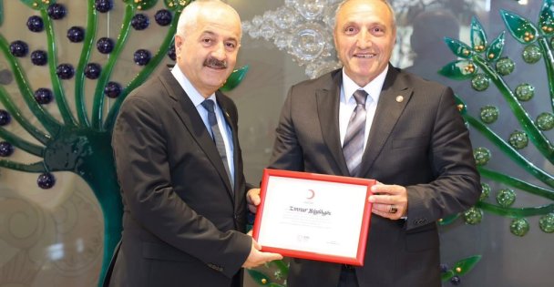 Kızılaydan Başkan Büyükgöze Teşekkür