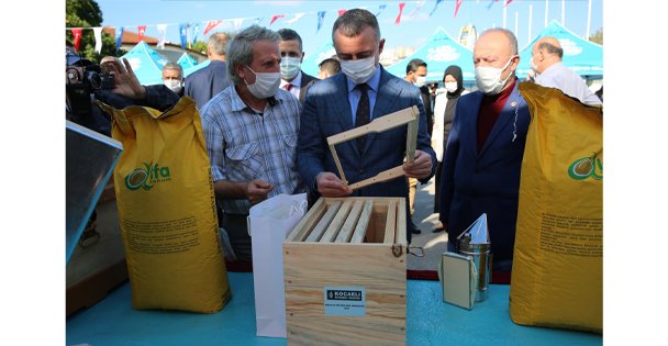 Kocaeli Arıcısına Binlerce Arı Kovanı