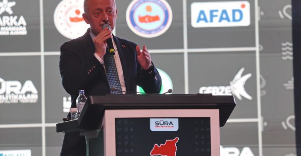 Kocaeli Büyükşehir Belediye Başkanı Tahir Büyükakın;  