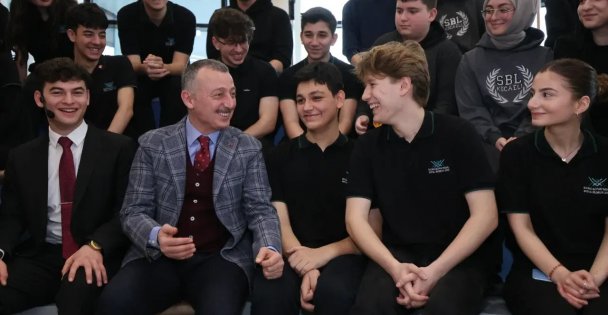 Kocaeli Büyükşehir Belediyesinden dev eğitim desteği. Bu yıl 30 bin öğrenci, 392 milyon TL alacak;  Başkan Büyükakın, ilk taksitlerin yattığını açıkladı