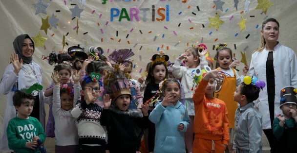 Kocaeli Büyükşehirden geleceğe güçlü adımlar;  Anne Şehirle 2025te 68 bin çocuğa hizmet