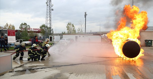 Kocaeli İtfaiyesi Üniversitede Eğitim Veriyor