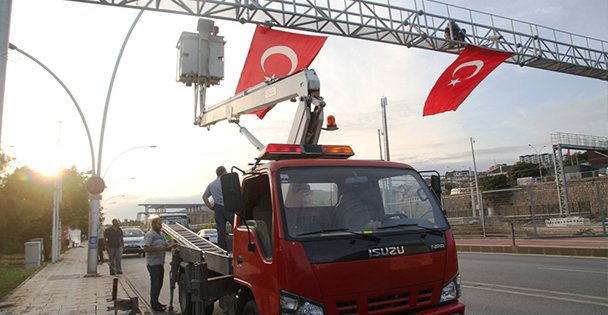 Kocaeli kırmızı-beyaz oluyor!