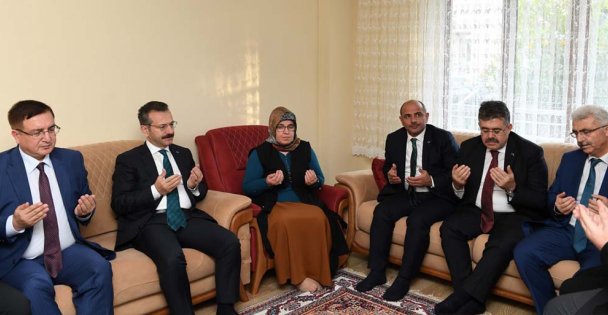Kocaeli Valisi Hüseyin Aksoy'dan şehit ailelerine ziyaret