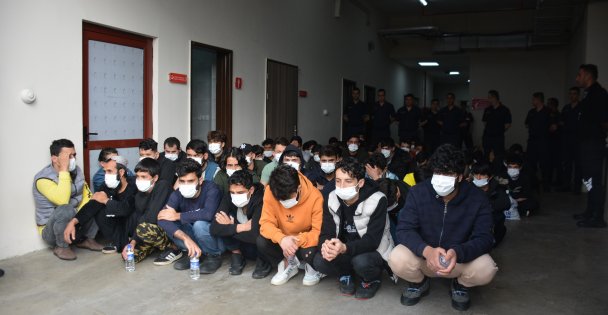 Kocaeli'de 137 Afgan Uyruklu Göçmen Sınır Dışı Ediliyor
