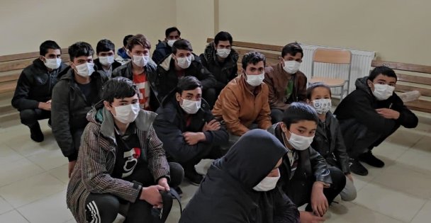 Kocaeli'de 16 sığınmacı yakalandı