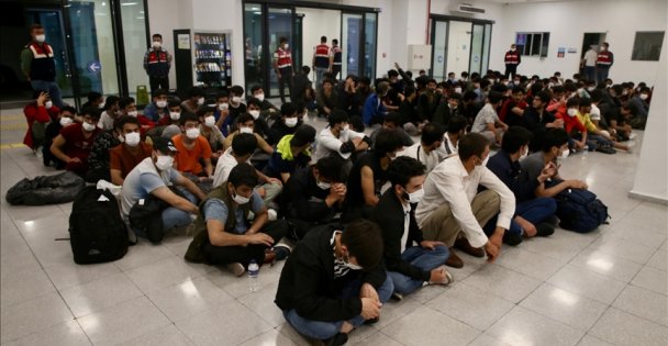 Kocaeli'de 290 düzensiz göçmen sınır dışı edildi