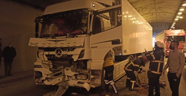 Kocaeli'de 5 aracın karıştığı zincirleme trafik kazası: 5 yaralı