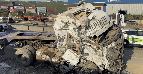 Kocaelide 5 kişinin öldüğü kazada tır sürücüsü tutuklandı
