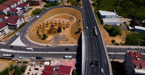 Kocaeli'de 6 ayda tamamlanan köprülü kavşakta ilk sürüş TOGG ile yapıldı
