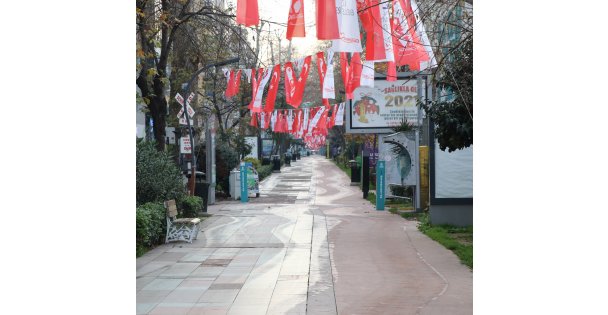 Kocaeli'de Cadde Ve Sokaklarda Sessizlik Hakim