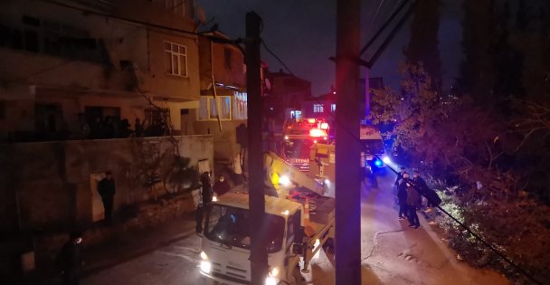 Kocaeli'de çatı ve ev yangını