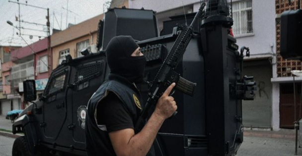 Kocaeli'de DEAŞ operasyonunda yakalanan 7 zanlıdan 6'sı daha adliyede