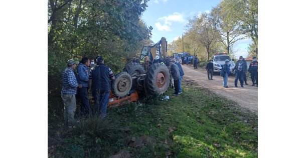 Kocaeli'de devrilen traktörün sürücüsü yaralandı