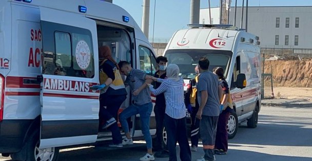 Kocaeli'de fabrikada çıkan yangında dumandan etkilenen 6 işçi hastaneye kaldırıldı