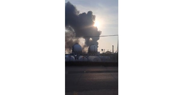 Kocaeli'de fabrikada yangın çıktı