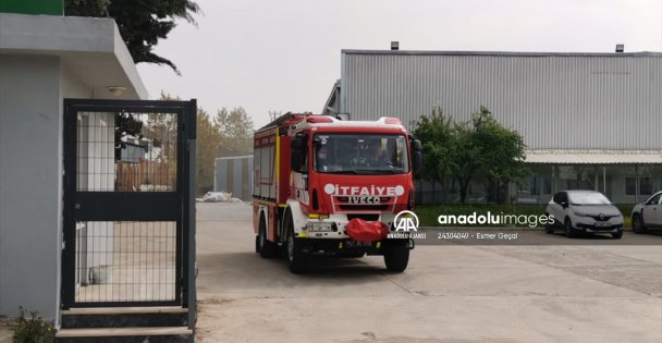 Kocaeli'de geri dönüşüm fabrikasında çıkan yangın söndürüldü