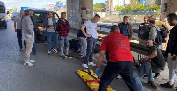 Kocaeli'de Hafif Ticari Araç Motosiklete Arkadan Çarptı: 1 Yaralı