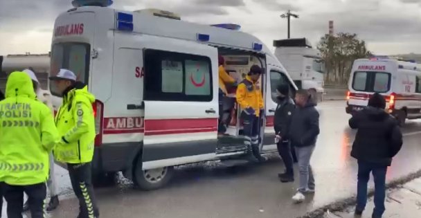 Kocaeli'de İşçi Servisi Devrildi : 1'i Ağır 9 Yaralı