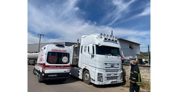 Kocaelide kamyonun damperi elektrik tellerine çarptı: Sürücü ağır yaralandı