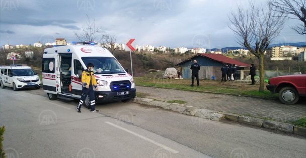 Kocaeli'de kendisine ait arsada boynundan silahla vurulan kişi öldü