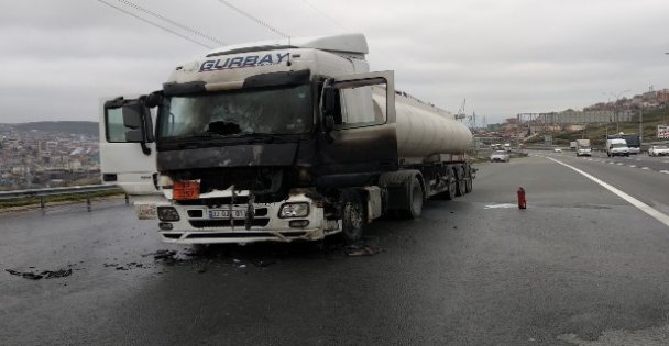 Kocaeli'de kimyasal madde yüklü tırda yangın