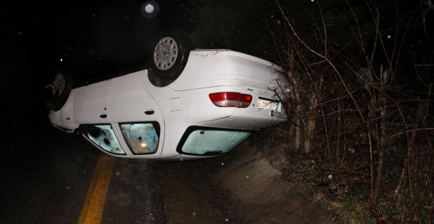 Kocaeli'de Kontrolden Çıkan Otomobil Takla Attı