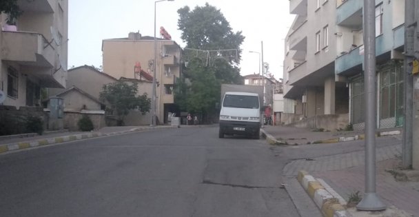 Kocaeli'de midibüsün altında kalarak ölen çocuk toprağa verildi