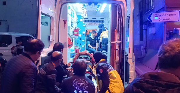 Kocaeli'de motosiklet ile otomobil kafa kafaya çarpıştı: 2 yaralı