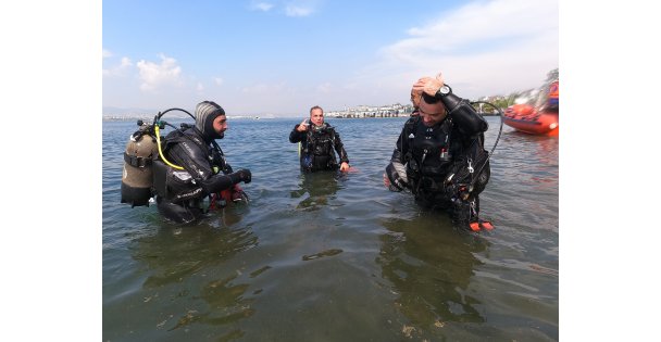 Kocaeli'de müsilaj temizliği seferberliğine dalış sporcuları da katıldı