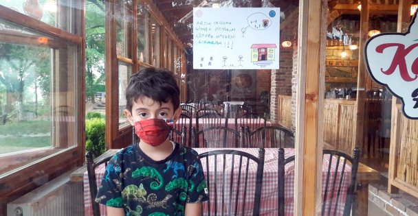 Kocaeli'de öğrencilerden afişli 'Maske tak' mesajı