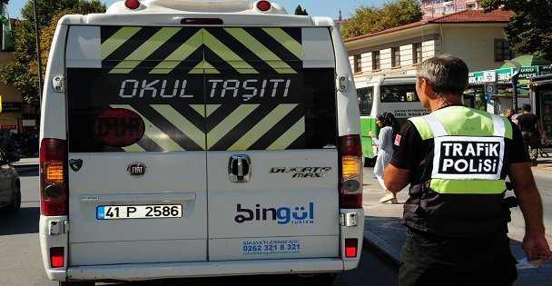 Kocaeli'nde okul çevreleri ve servis araçları denetlendi