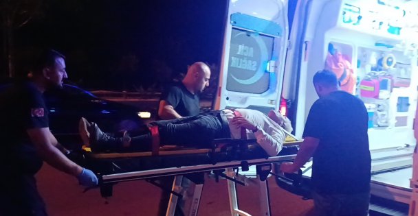 Kocaeli'de otomobil bariyerlere çarptı, Belediye Başkan Yardımcısı Yaşar ölümden döndü