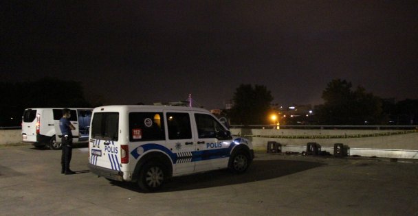 Kocaeli'de Otoparkta Çıkan Silahlı Kavgada Bir Kişi Yaralandı