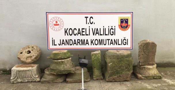 Kocaeli'de Roma dönemine ait sütun parçaları ele geçirildi