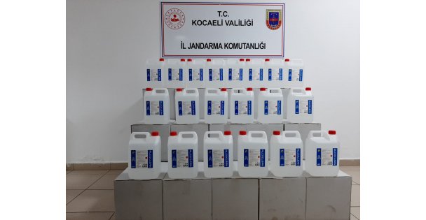 Kocaeli'de sahte içki operasyonunda 700 litre etil alkol ele geçirildi