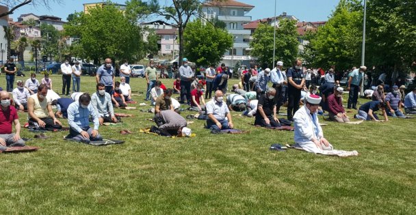 Kocaelide salgın sürecinde ikinci cuma namazı
