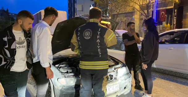 Kocaeli'de Seyir Halindeki Otomobilde Yangın