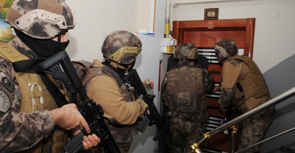 Kocaeli'de yakalanan dolandırıcılardan 12'si tutuklandı