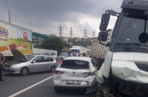 Kocaeli'de zincirleme trafik kazası: 3 yaralı