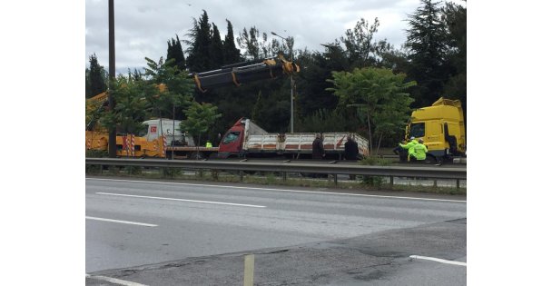 Gebze'de zincirleme trafik kazasında 3 kişi yaralandı