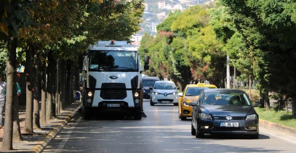 Kocaeli'deki karayollarına titiz temizlik